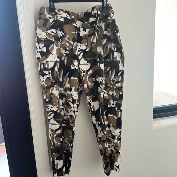 Chico’s size 2 satin cargo pants - Picture 1 of 7